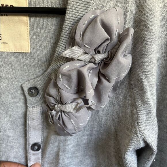 Gray sweater - Picture 2 of 5